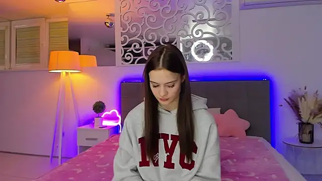 LuisaClover's Live XXX Chat