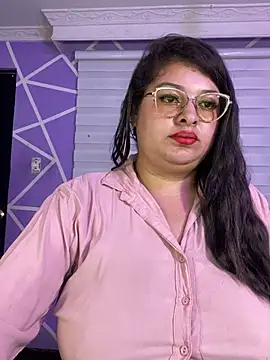 MiiaaJoness' Live XXX Chat