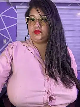 MiiaaJoness' Webcam Show