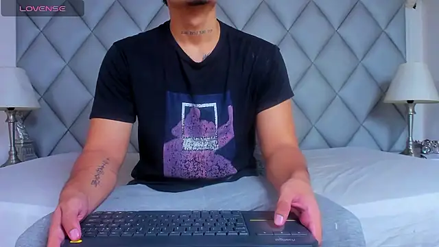 XXX chat uživo modela Clement_Reyes