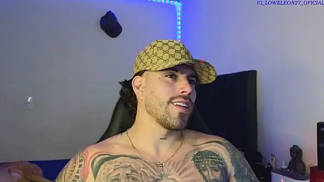 Ades_Lowe Live XXX-Chat