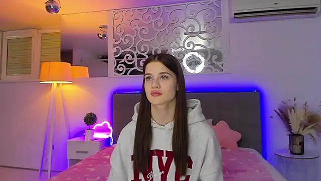 XXX chat uživo modela LuisaClover