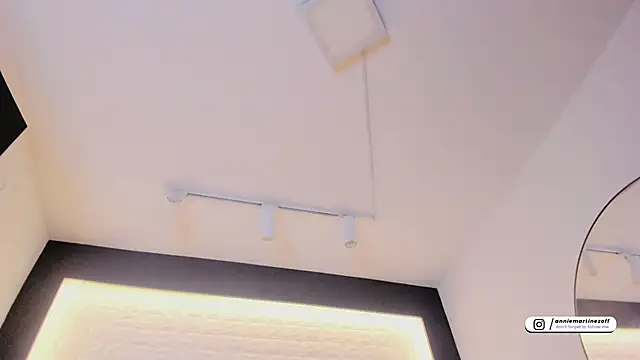 anniemartinez_ live XXX chat