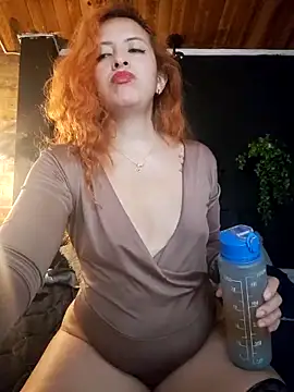 sahra_taylor_ Adlı Modelin Canlı XXX Sohbeti