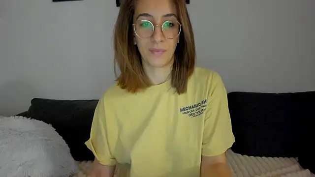 DesireMore90's Live XXX Chat