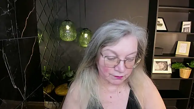 Chat +18 de NataliMellow ao vivo