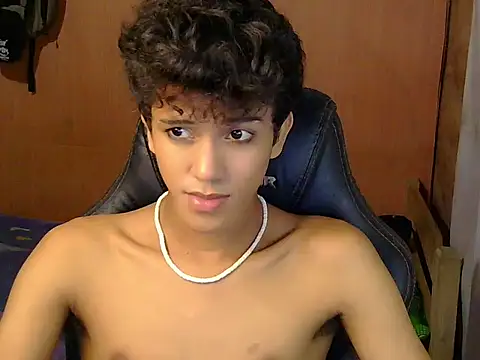 hugekenbigcock's Live XXX Chat