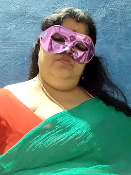 tamilthanushri 即時 XXX 聊天