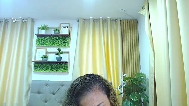 Chat +18 de sasi_luna ao vivo