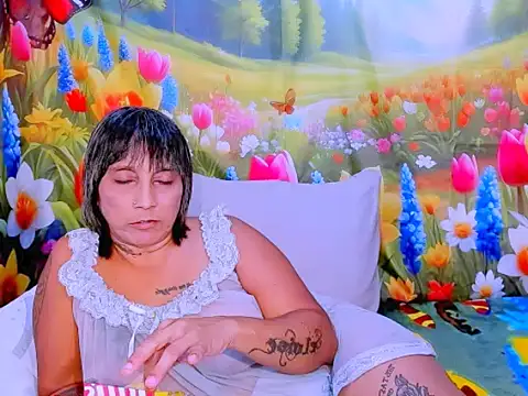 indianroxy's Live XXX Chat