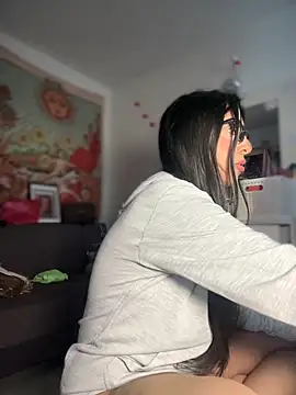 kiaraglam2's Live XXX Chat