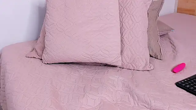 Chat +18 de Julieth_brown_ ao vivo