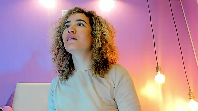 Charlotte11-11 Adlı Modelin Web Kamerası Şovu