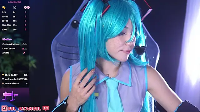 Bella-Franco élő XXX-chatje