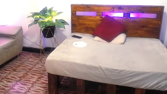 Yeseniaa25_ Live XXX-Chat