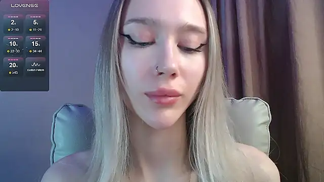 Des_chn Live XXX chat