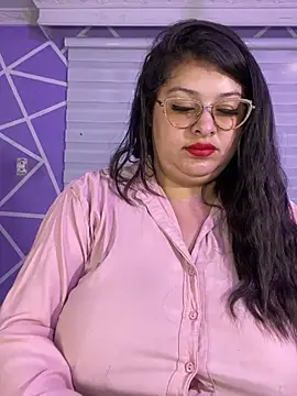 MiiaaJoness' Live XXX Chat