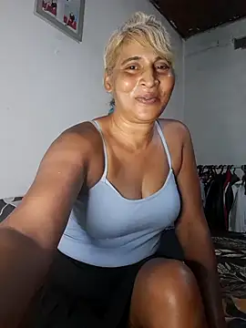 Goodgirlsue_77's Live XXX Chat