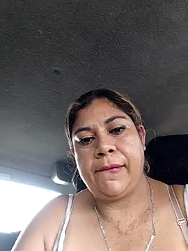 Laura-Hernandez Chat XXX live