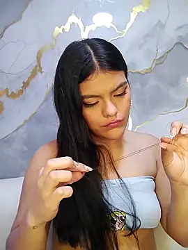 دردشة NIKIBUNNY الجنسية المباشرة