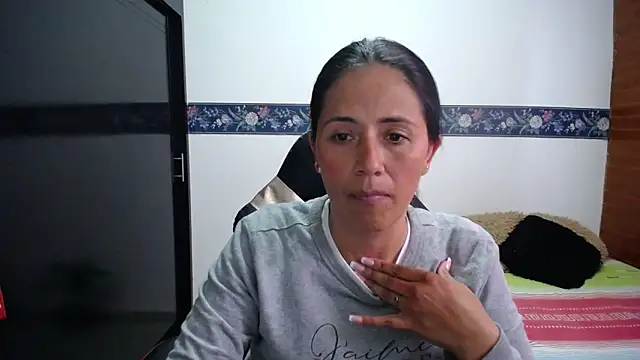 دردشة sharoon_cheerry الجنسية المباشرة