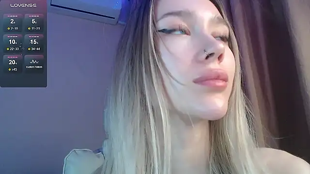 XXX chat uživo modela Des_ch