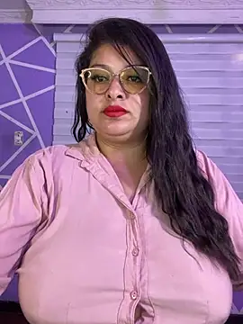 XXX chat uživo modela MiiaaJoness