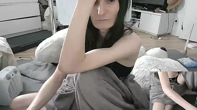 CeriseLapine's Live XXX Chat