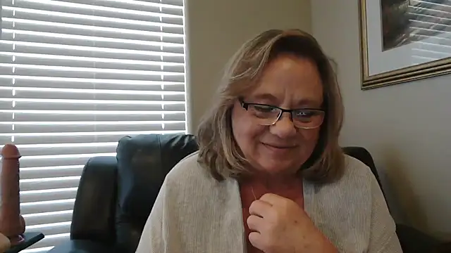 BustyAnnie's Live XXX Chat