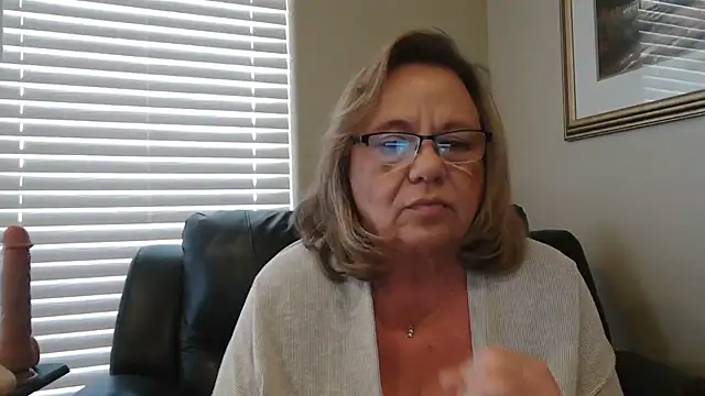 Webkamerová show BustyAnnie