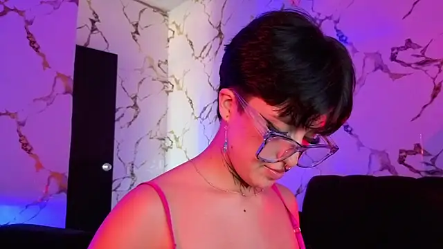 Rebeka-baker élő XXX-chatje