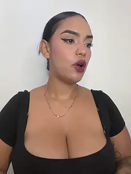 Sara-77 Chat XXX live