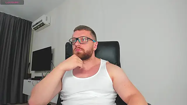 Findom_guy élő XXX-chatje