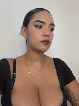 Sara-77 Live XXX-Chat