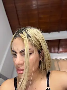 emiss_'s Live XXX Chat