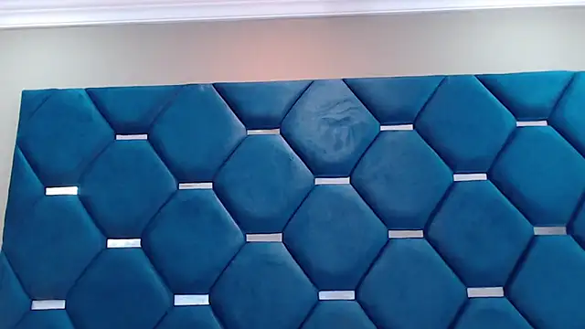 ThaniaJones' Live XXX Chat