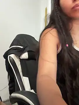 bella-black's Live XXX Chat