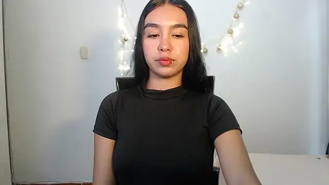 kyra_fox_'s Live XXX Chat