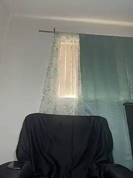 _foreigntitts Chat XXX in diretta