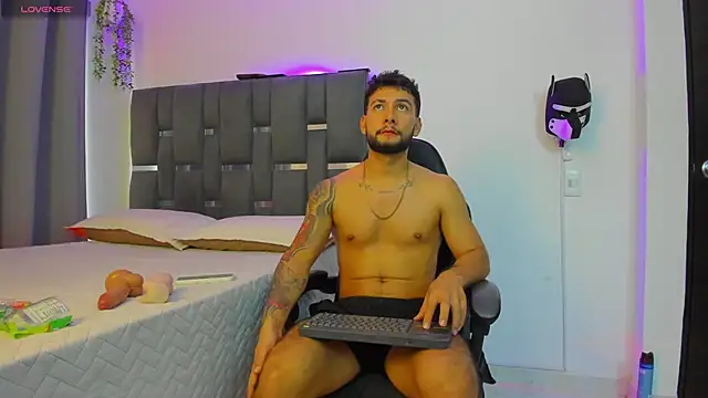 noah_corvelle's Live XXX Chat