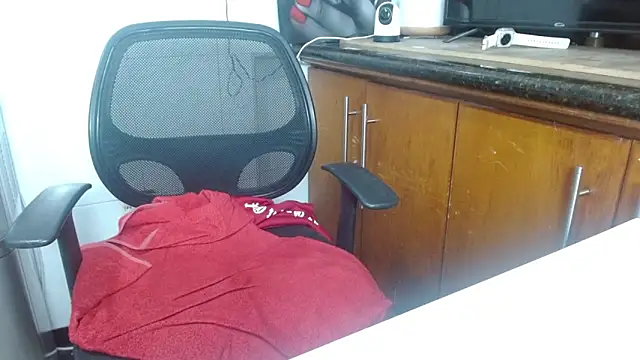 XXX chat uživo modela Nina_Messyy