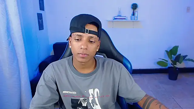 Show de ostinn18 na webcam