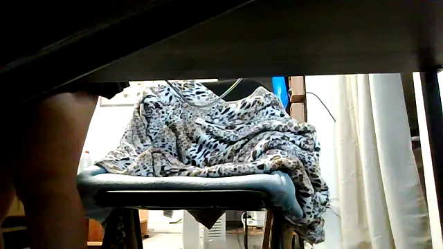 petite-Alondra's Live XXX Chat