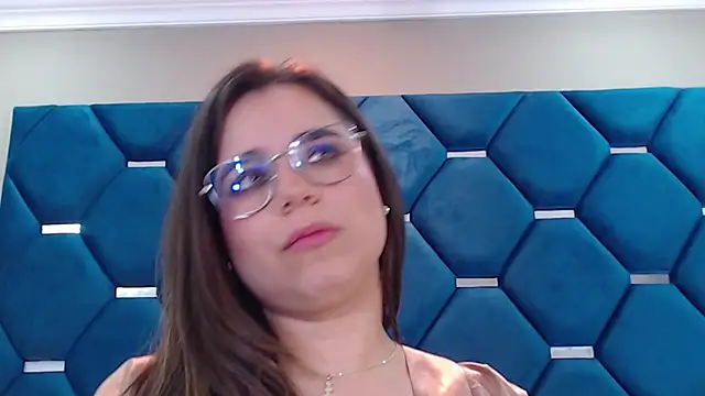 ThaniaJonesn Live XXX chat