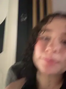 Danee_19_'s Live XXX Chat