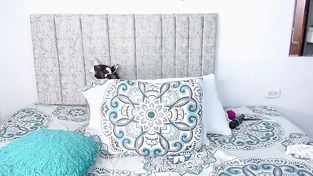 scarlet-foox's Live XXX Chat