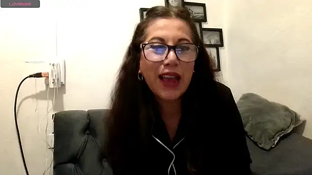 MirandaLatinaLovely's Live XXX Chat