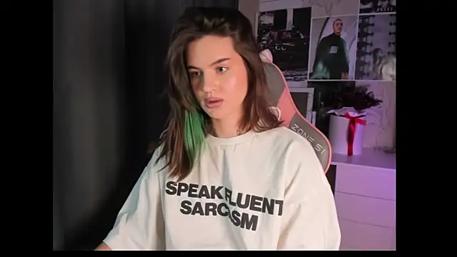 NikkieKittyn Live XXX chat