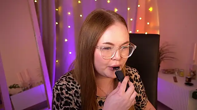 Онлайн чат XXX FeliciaLorne