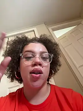 QueenNuttCollector's Live XXX Chat